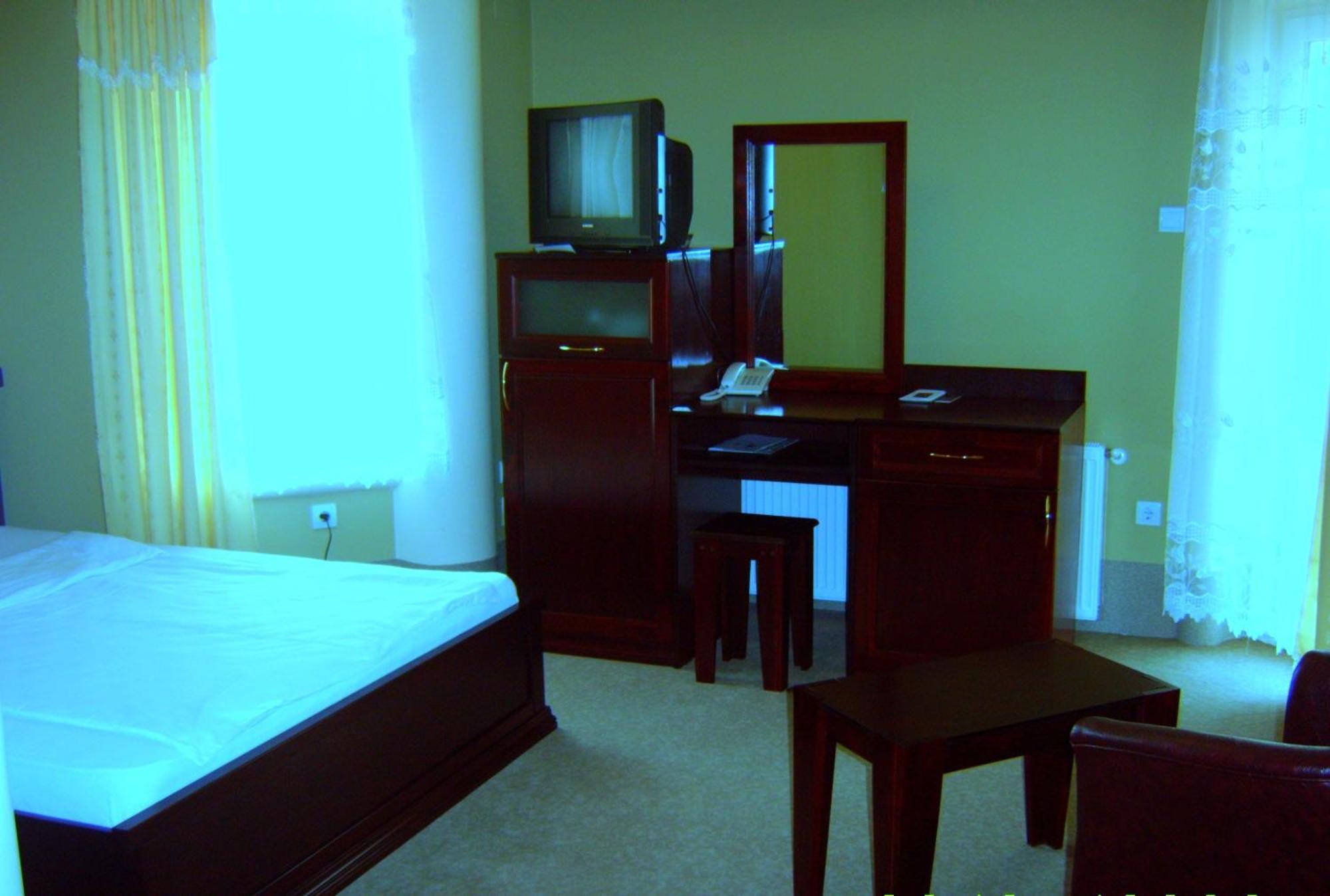 Hotel Vila Mitic Luxx Spa Centar Leskovac  Extérieur photo