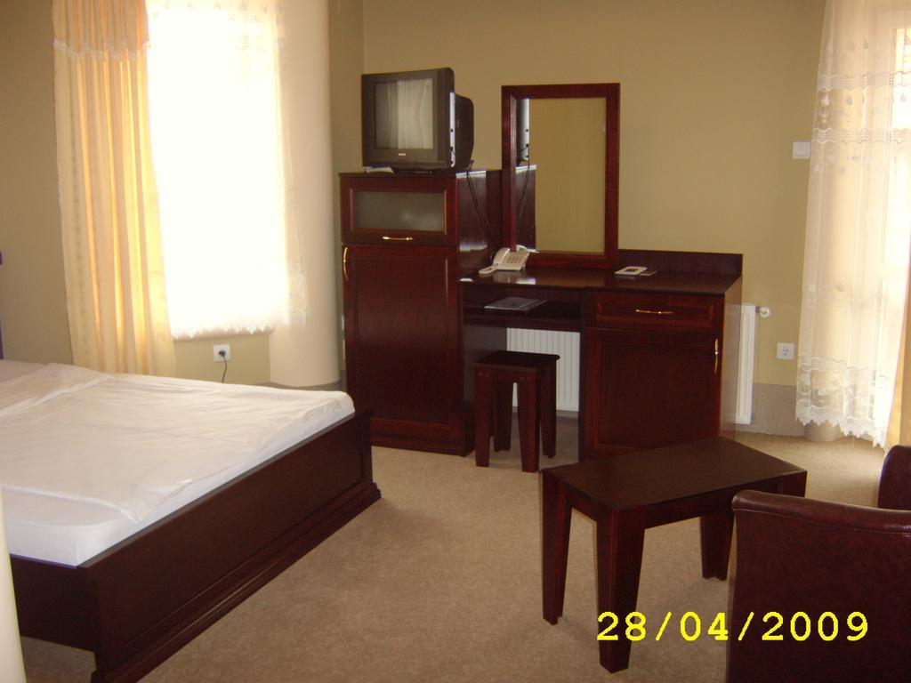 Hotel Vila Mitic Luxx Spa Centar Leskovac  Extérieur photo